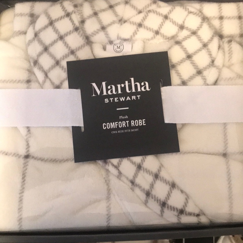 Martha Stewart plush comfort robe